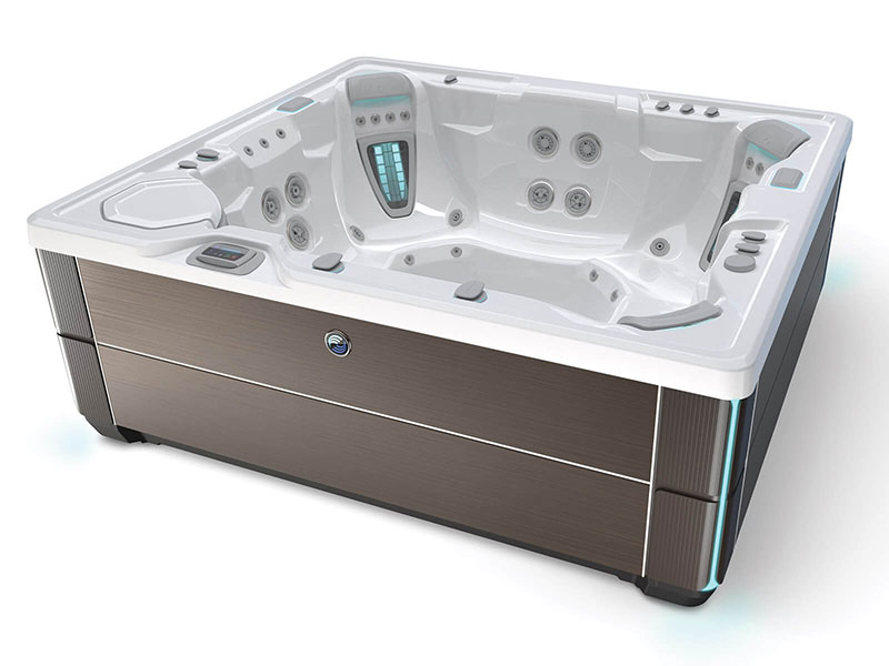 GRANDEE™  by the Highlife Collection